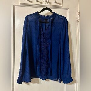 Torrid Chiffon Clip Dot Ruffle Neck Tie front Blouse size 1